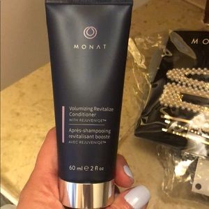 Monat volumizing conditioner